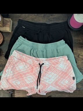 H&M, DKNY And Universal Short Bundle Size Large